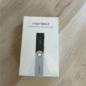 Ledger Nano S Cryptocurrency Wallet